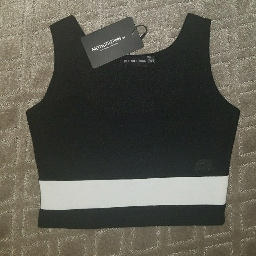 PRETTYLITTLETHING CROP TOP